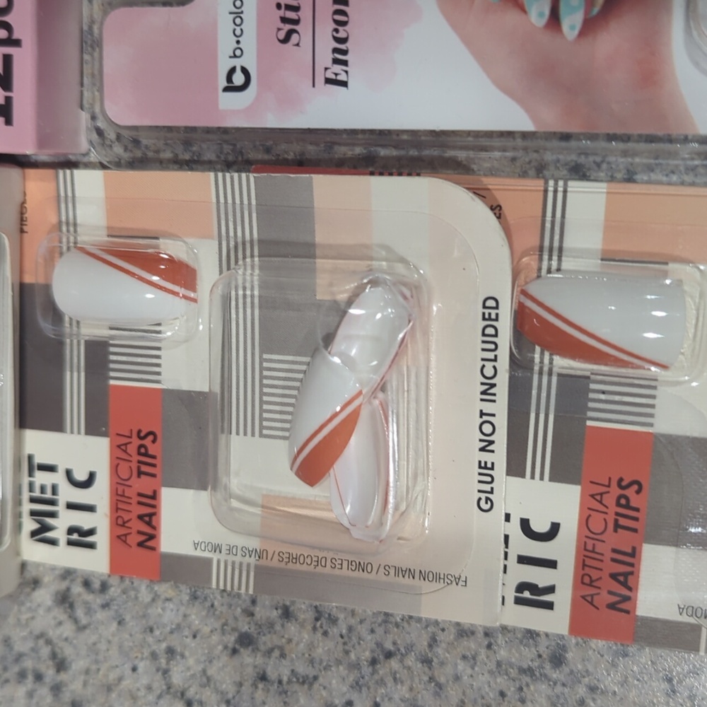 Press-On Nail Sets - Stiletto, Oval, and Coffin Shapes Sets - Picture 5 of 8